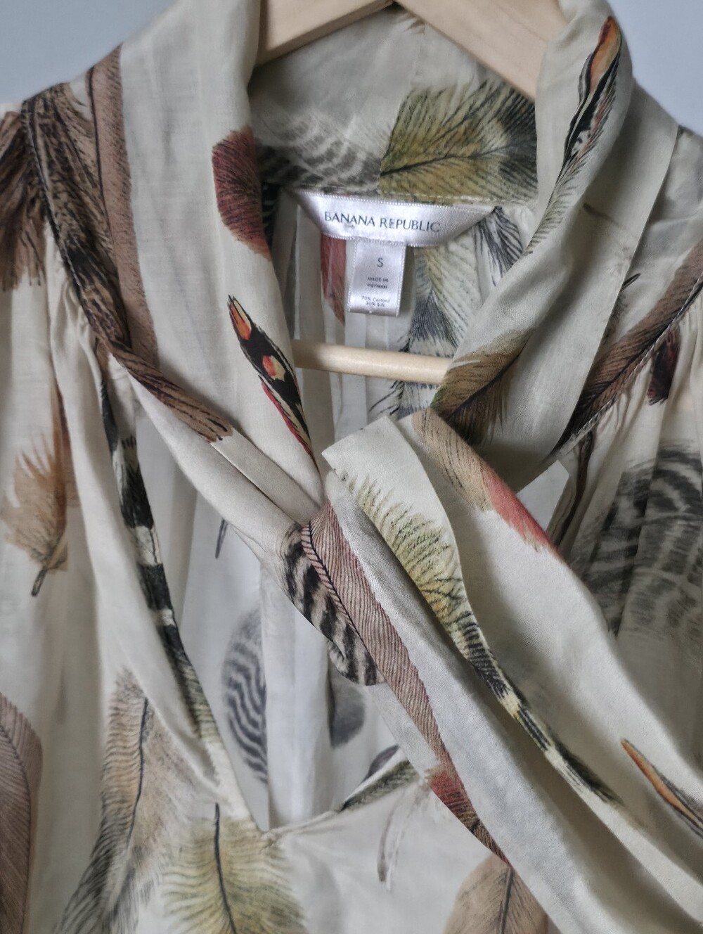 Banana Republic Harper Cotton-Silk Blouse, Size Small, Neutral, Feather Print - Picture 7 of 13